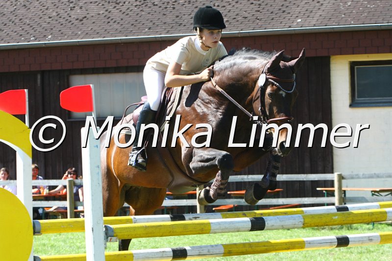 109M7237_Lui_Spring L.JPG